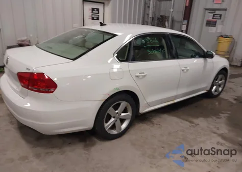 2013 Volkswagen Passat 2.5L Se z USA, uszkodzony, nr VIN 1VWBP7A36DC024326
